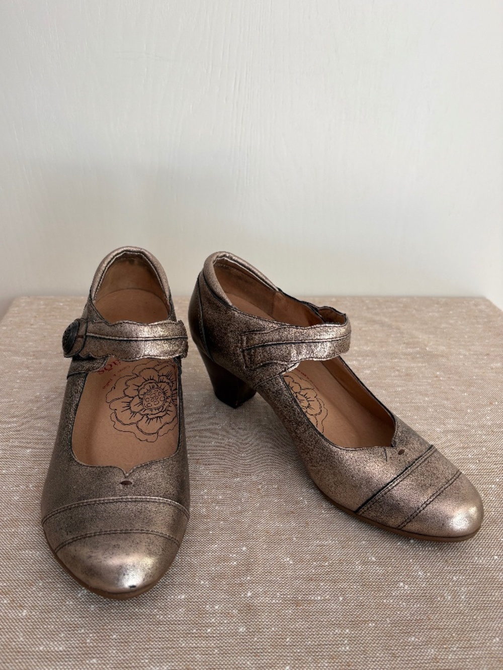 Taos Angel Coquette Metallic Bronze Leather Whimsigoth Mary Jane Heels, Sz 8M